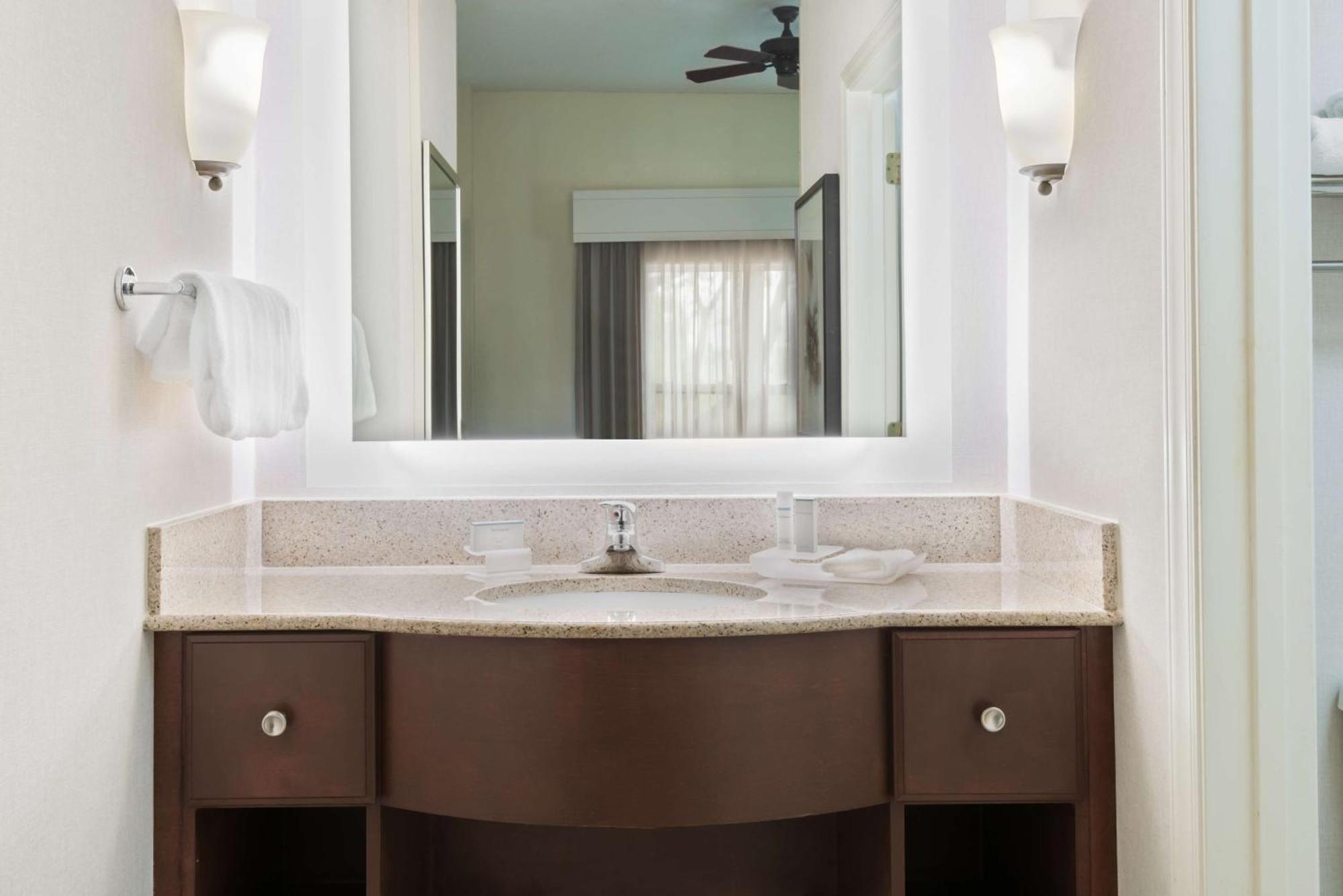 Homewood Suites By Hilton Raleigh/Crabtree Valley Zewnętrze zdjęcie